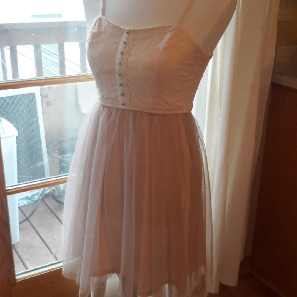 Sleeveless dress